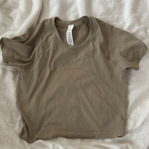NWOT Lululemon Crop Top